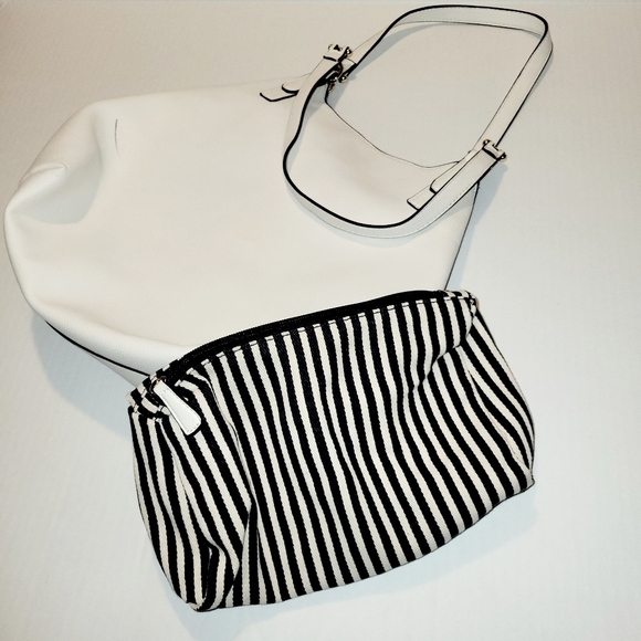 Large White Shoulder Bag - Picture 7 of 14